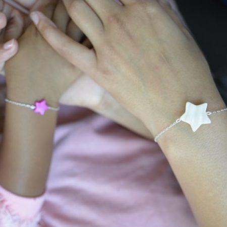 Bracelet etoile blanche nacre pour maman et bébé Bracelet etoile blanche nacre pour maman et bébé