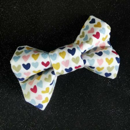 barrette cheveux nœud papillon – fait main – Cœurs multicolores – mariage