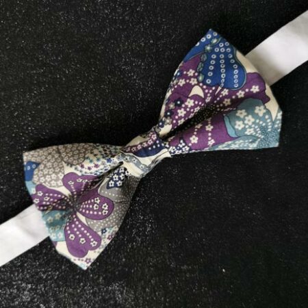 Nœud papillon adulte – Liberty fleurs bleues Nœud papillon adulte – Liberty fleurs bleues