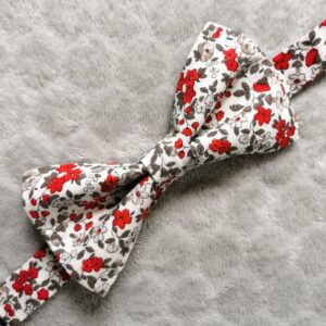 Nœud papillon adulte - Fleurs rouges et grises - style liberty