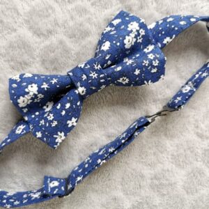 Nœud papillon ado - fleurs bleues marines