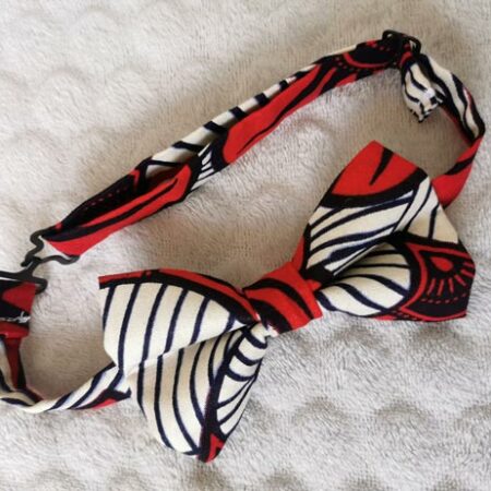 Nœud papillon enfant – wax fleurs de mariage – rouge Nœud papillon enfant – wax fleurs de mariage – rouge